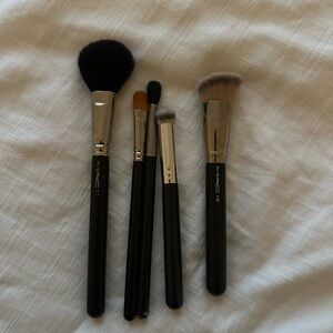 Bundle of MAC Brushes